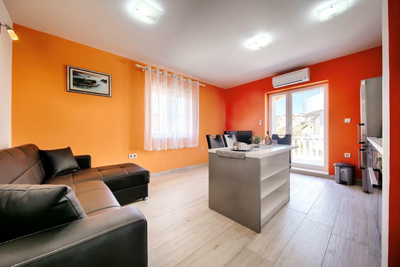 Apartments Dalmatino ルカバックス エクステリア 写真