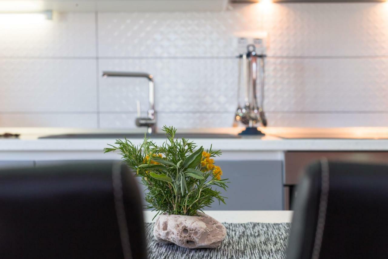 Apartments Dalmatino ルカバックス エクステリア 写真
