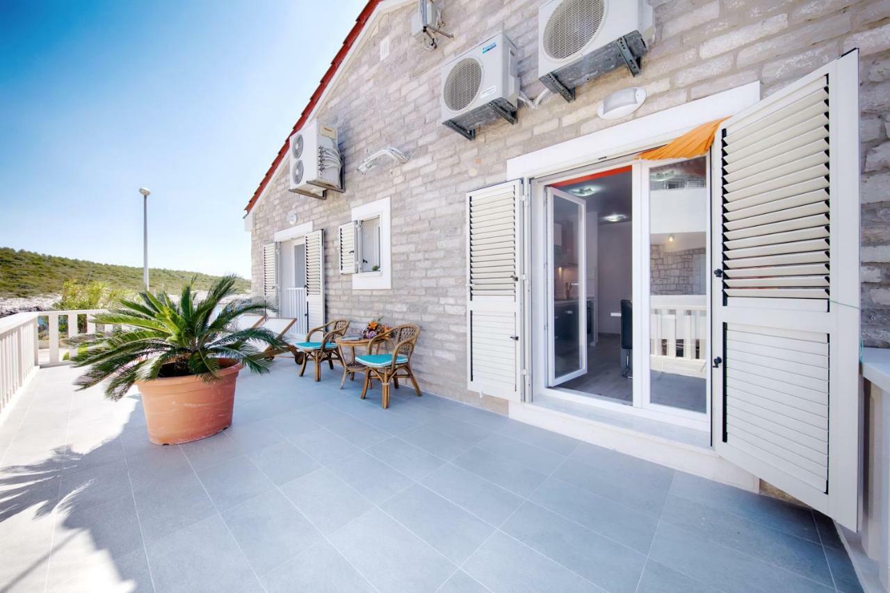 Apartments Dalmatino ルカバックス エクステリア 写真