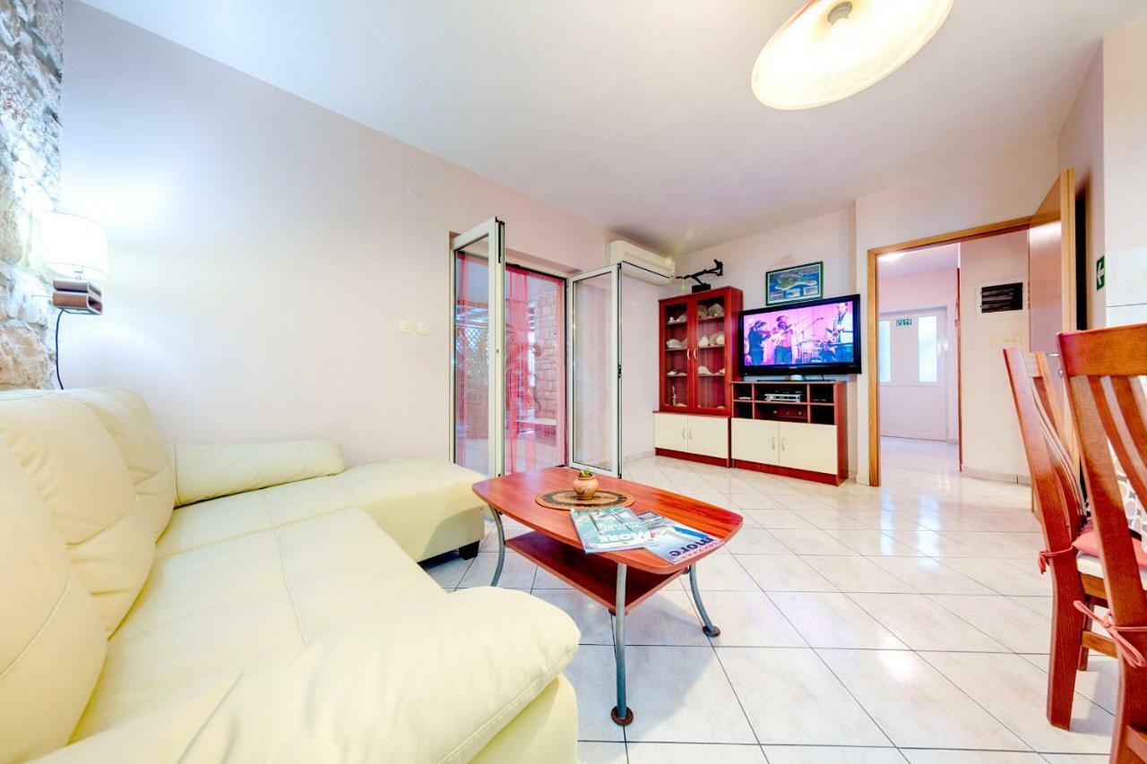Apartments Dalmatino ルカバックス エクステリア 写真