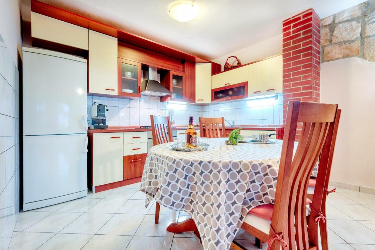 Apartments Dalmatino ルカバックス エクステリア 写真